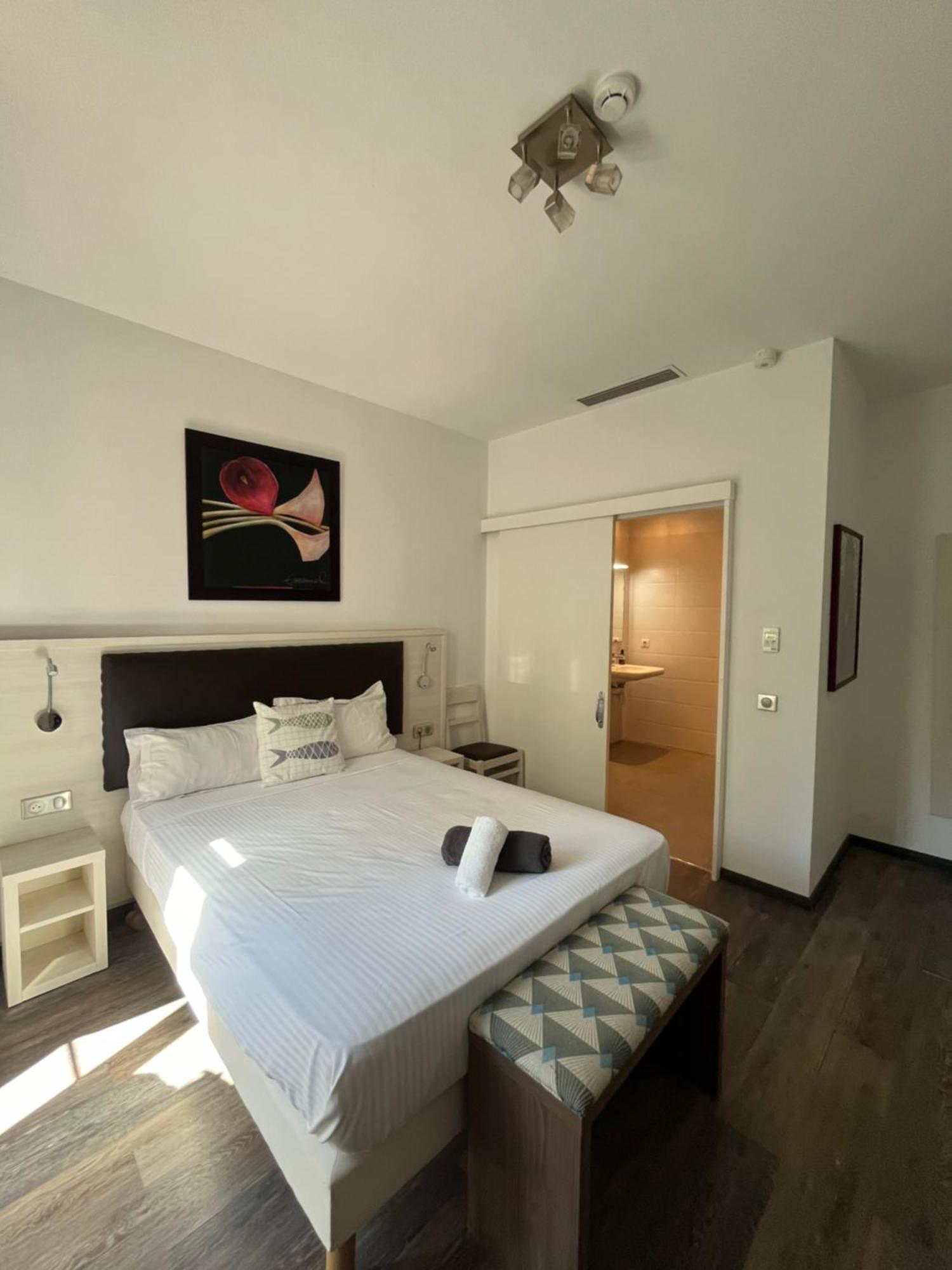 Hotel Flots D'Azur Promenade Des Anglais Nice Room photo